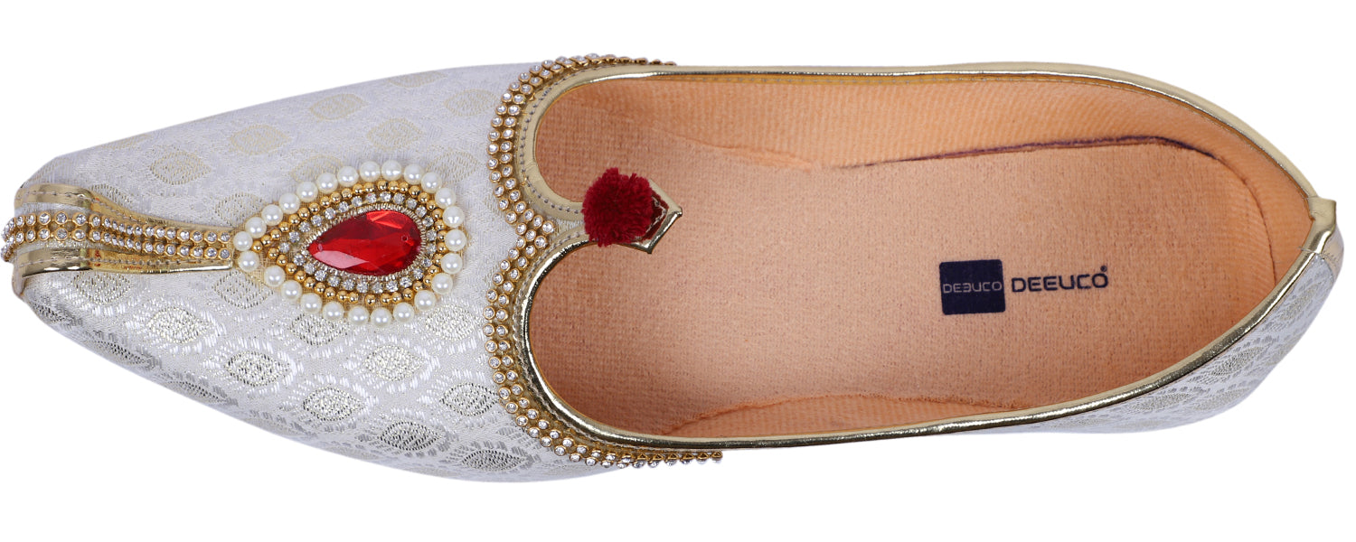 DEEUCO Men's Ethnic Cream N Golden Wedding and Sherwani Jutti, Mojari