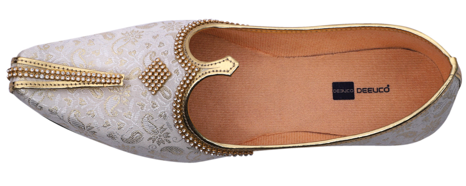 DEEUCO Men's Ethnic Cream and Golden Wedding and Sherwani Jutti, Mojari