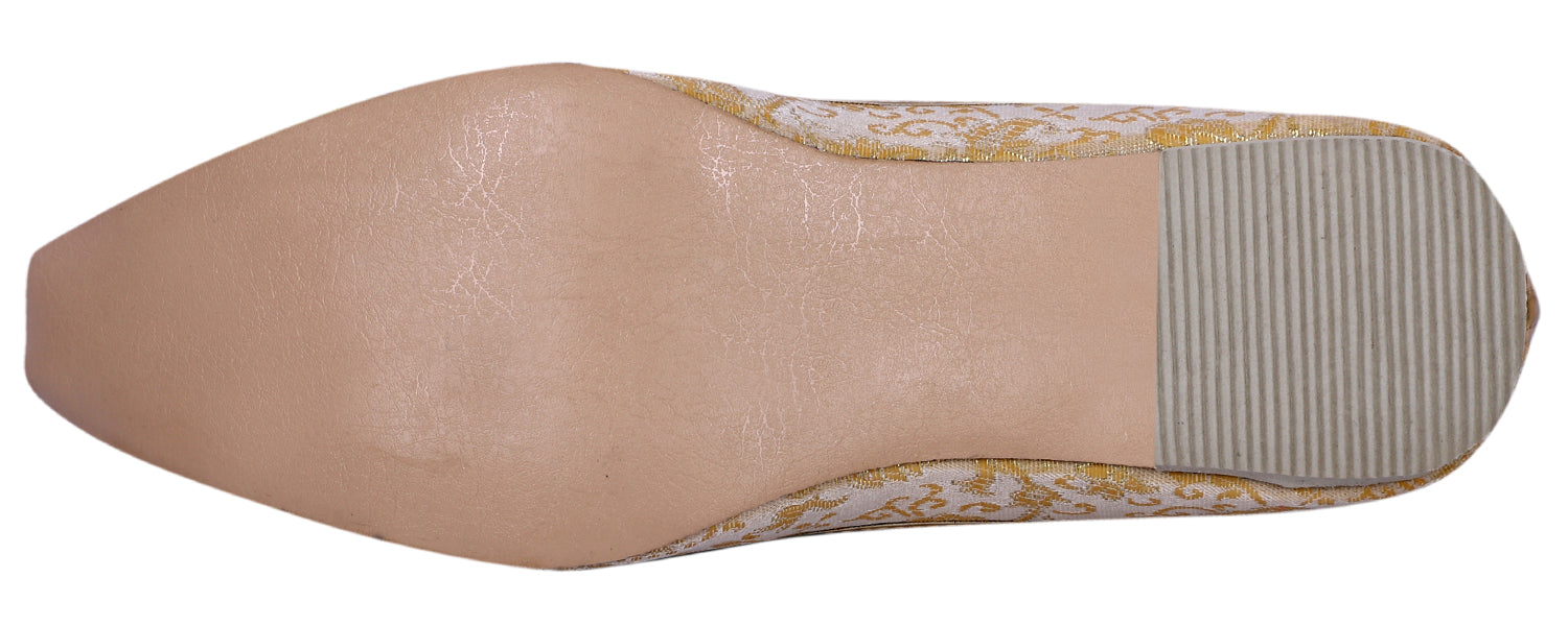 DEEUCO Men's Ethnic Cream N Golden Wedding and Sherwani Jutti, Mojari