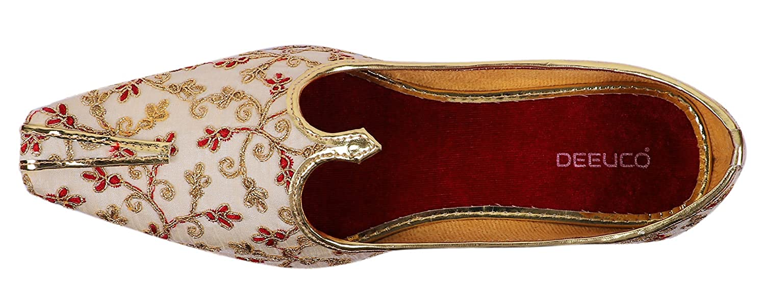 DEEUCO Men's Ethnic Cream Embroidery Design Wedding and Sherwani Jutti,Mojari