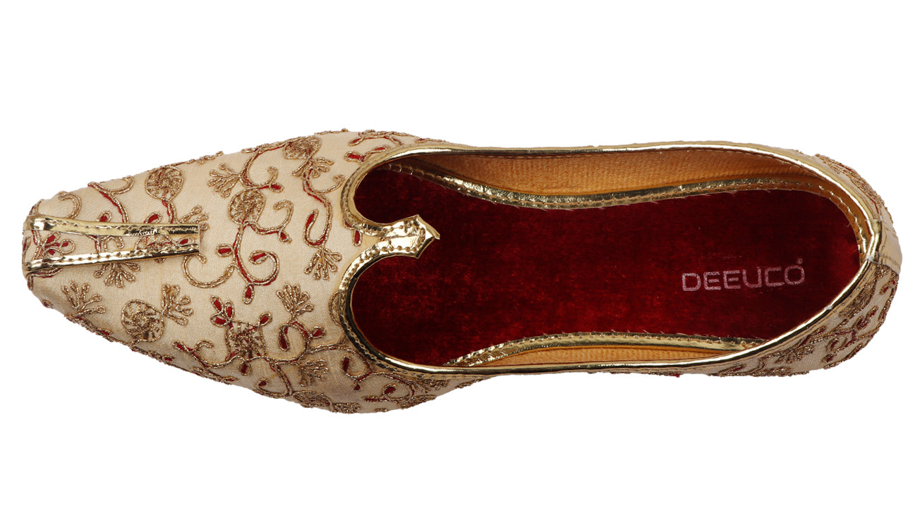 DEEUCO Men's Ethnic Golden and Maroon Embroidery Design Wedding,Party and Sherwani Jutti,Mojari