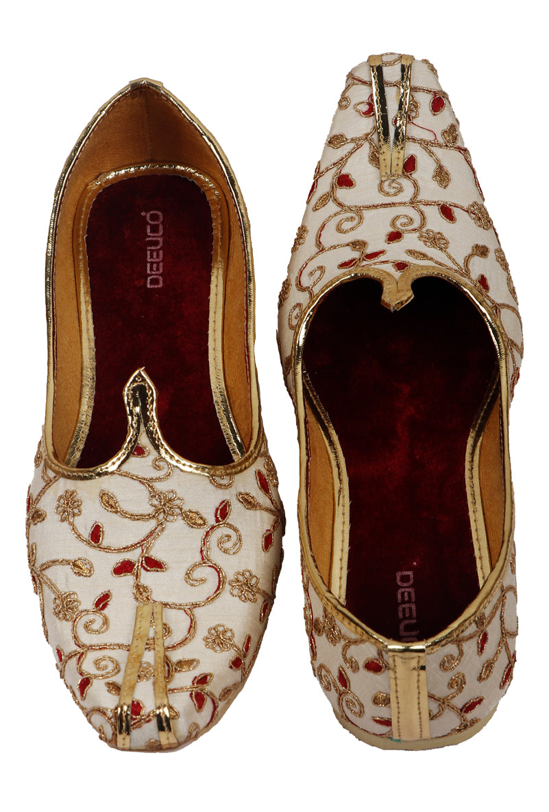 DEEUCO Men's Traditional Cream Embroidery Design Wedding and Sherwani Jutti,Mojari