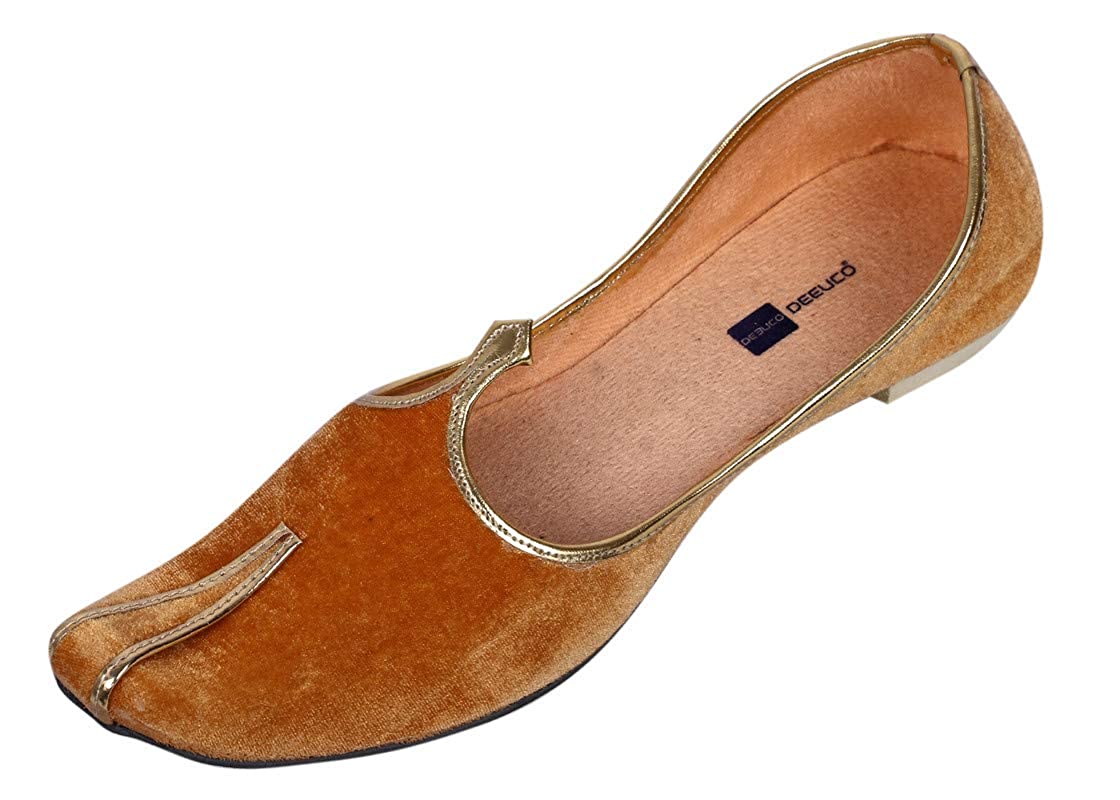 DEEUCO Men's Traditional Velvet Wedding and Sherwani Jutti/Mojari (Beige)