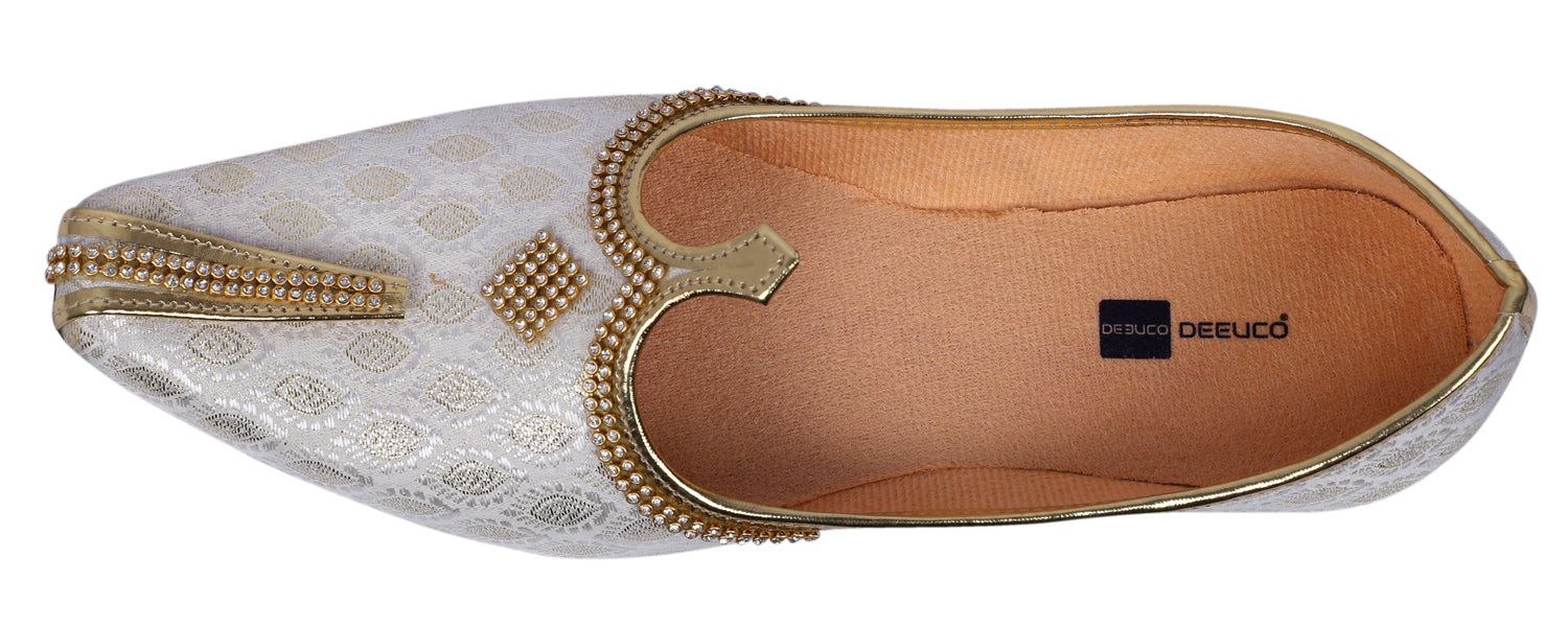 DEEUCO Men's Traditional White and Golden Wedding, Party and Sherwani Jutti,Mojari
