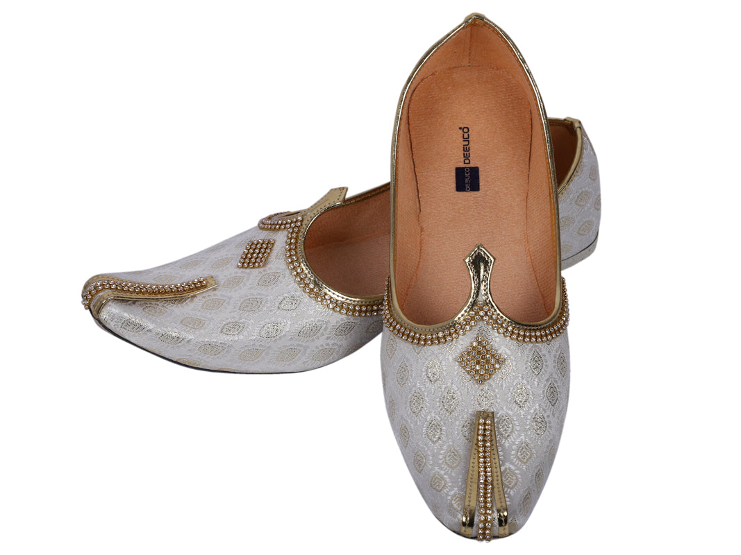 DEEUCO Men's Traditional White and Golden Wedding, Party and Sherwani Jutti,Mojari
