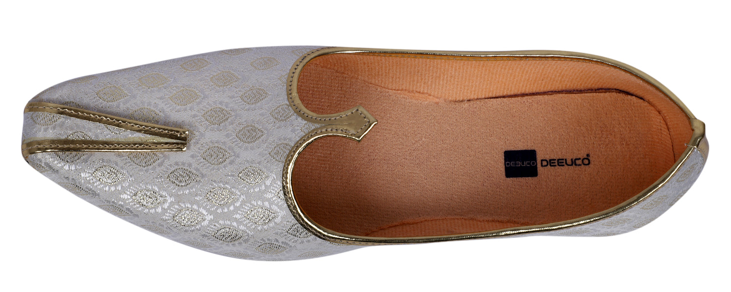 DEEUCO Men's Traditional White and Golden Wedding and Sherwani Jutti,Mojari