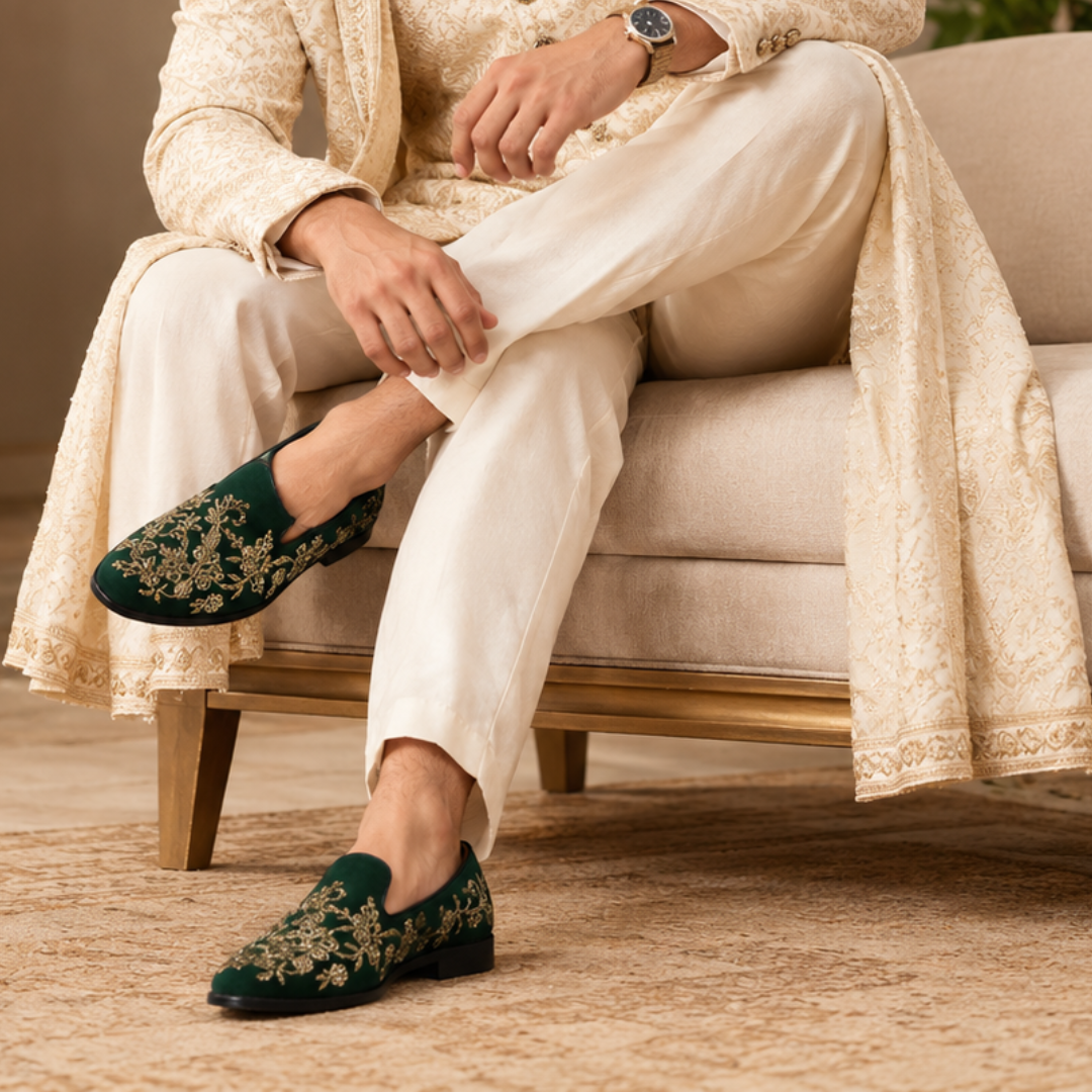 Deeuco Ethnic Premium Green Velvet  Zardozi embroidery Jutti