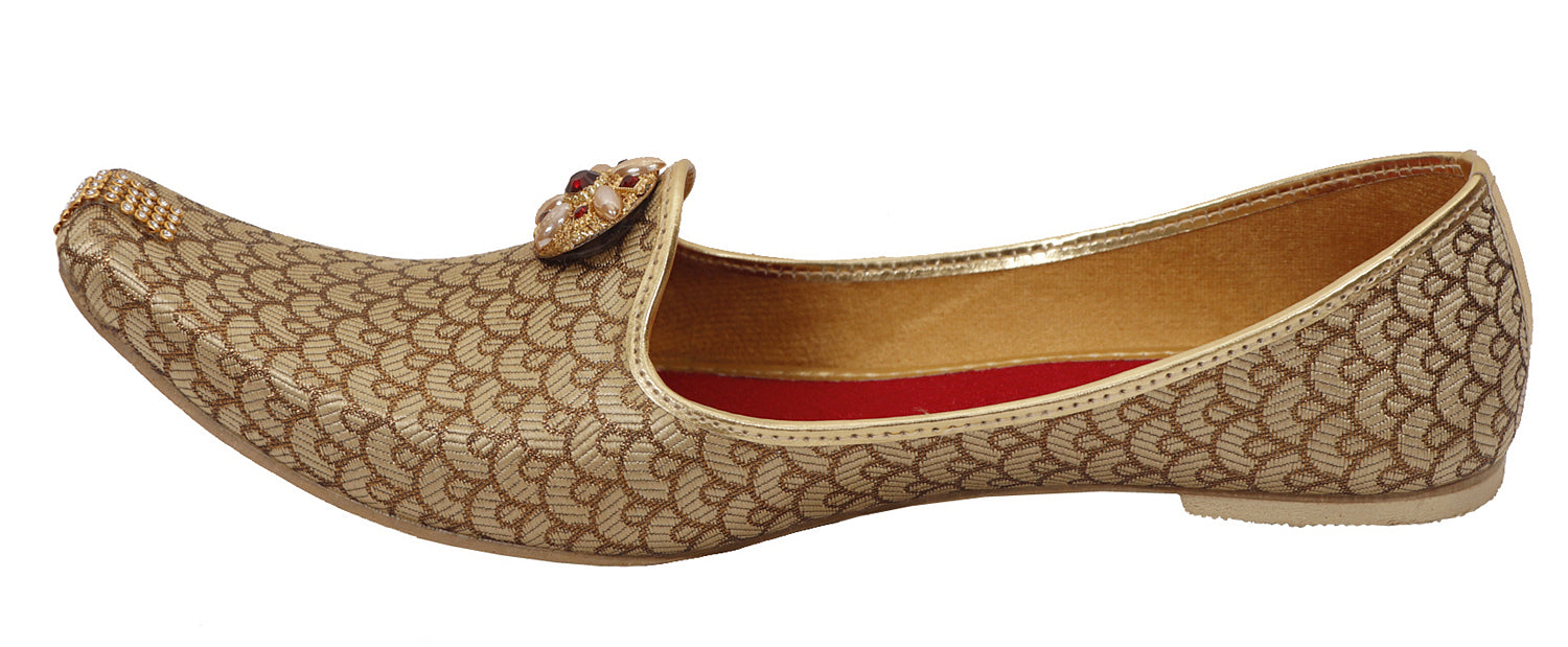 DEEUCO Men's Ethnic Cream with Golden Wedding and Sherwani Jutti, Mojari